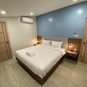 Zimmer mit Kingsize-Bett